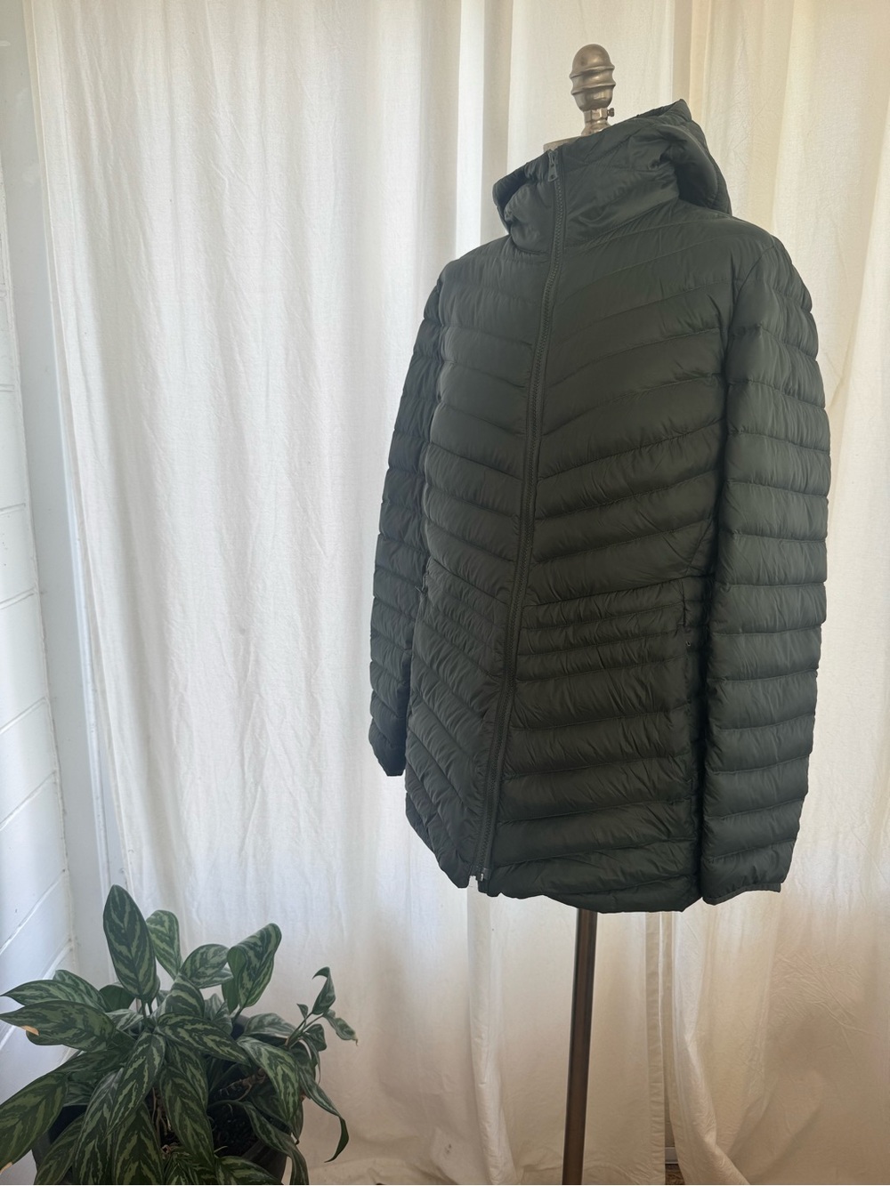 Lands’ End Women’s M 10-12 Packable Down Hooded Puffer Coat Green